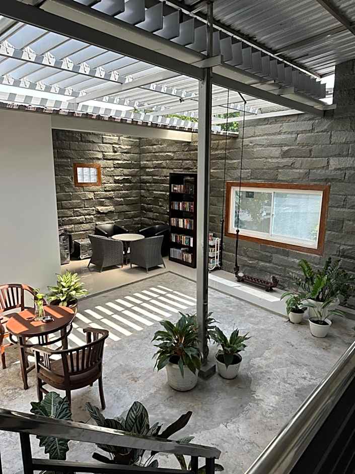 Cendhani Raras Gallery