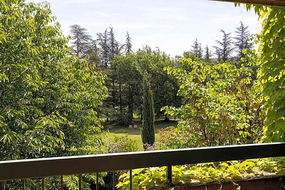 Hôtel & Résidence Lou Paradou Gréoux Les Bains