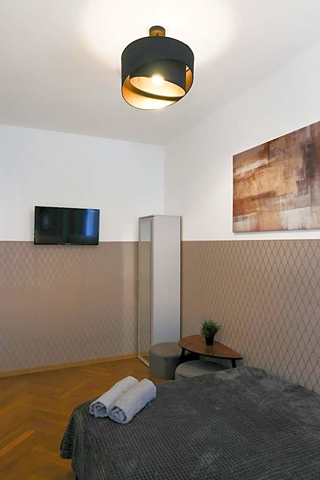 ClickTheFlat Three Crosses Square Apart Rooms