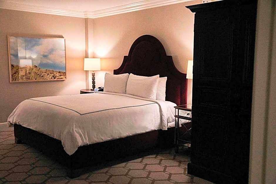 The Adolphus, Autograph Collection