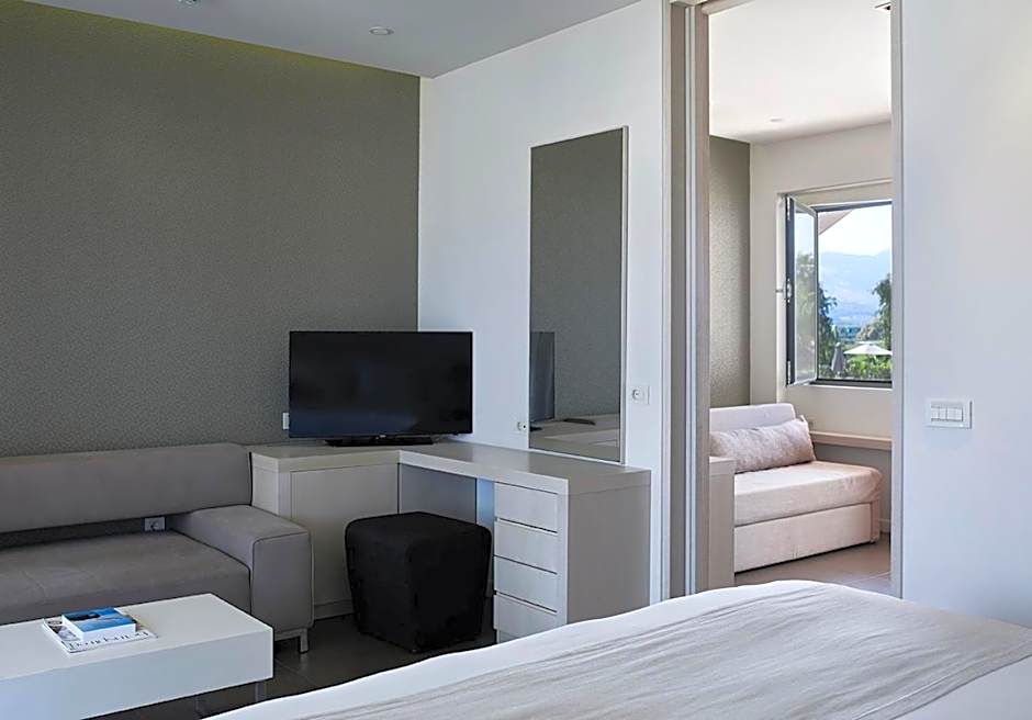 Pelagos Suites Hotel & Spa