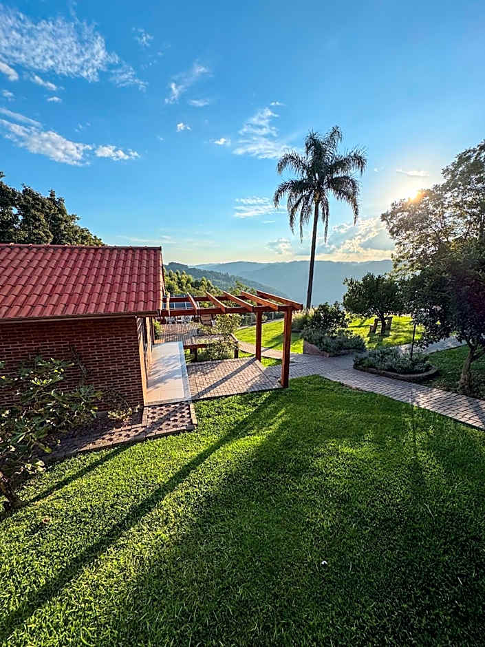 Vovô Emílio Chalés