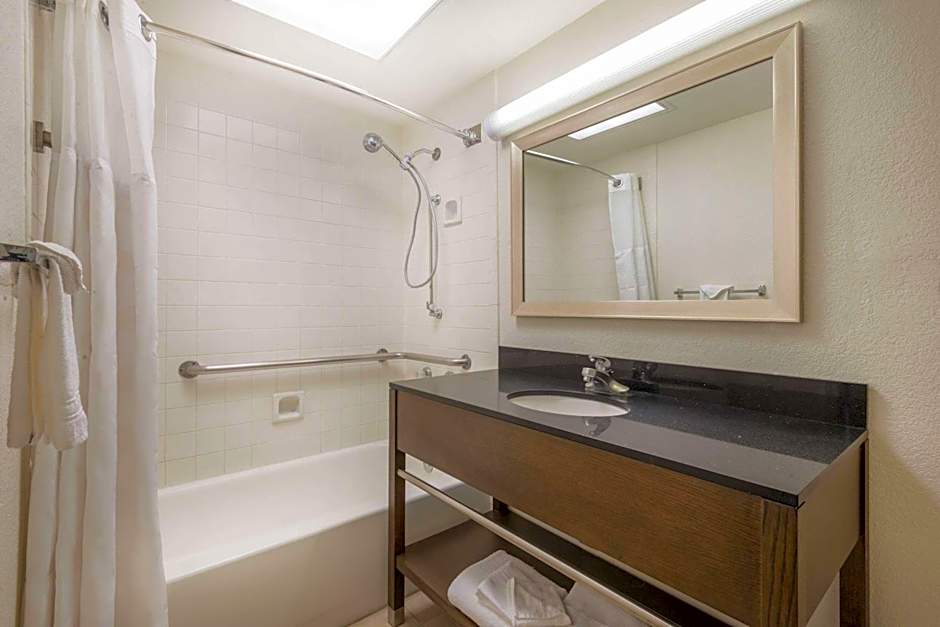 Ramada by Wyndham Albuquerque Airport