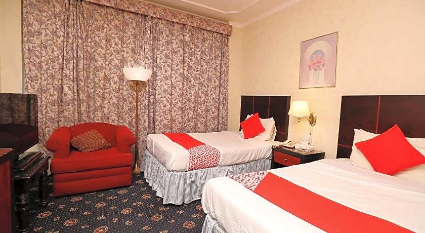 OYO 112 Semiramis Hotel