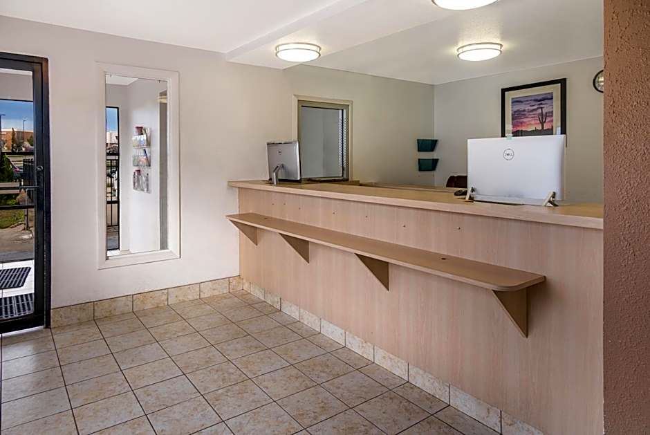 Knights Inn Grand Rapids East