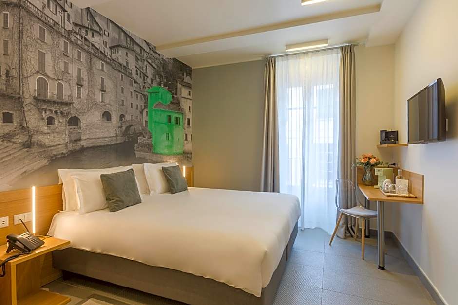 Avenue Hotel