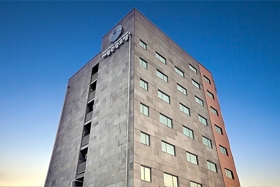 Sea & Moon Tourist Hotel