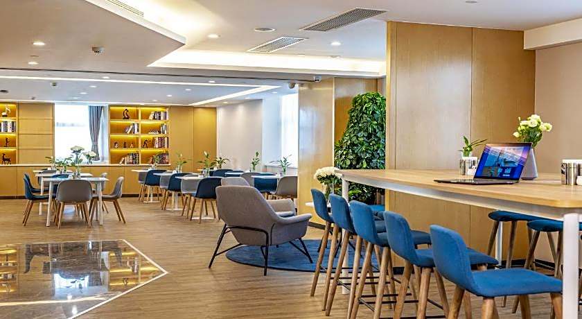 Holiday Inn Express Urumqi Station By IHG