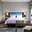 Hampton Inn By Hilton & Suites Pittsburgh New Stanton PA