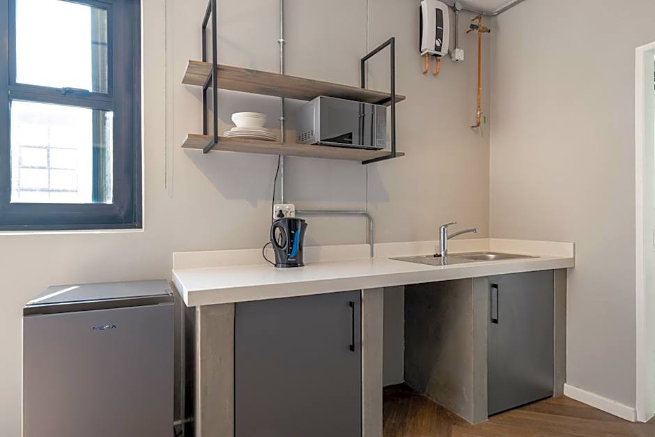 Inn & Out Plus Rosebank