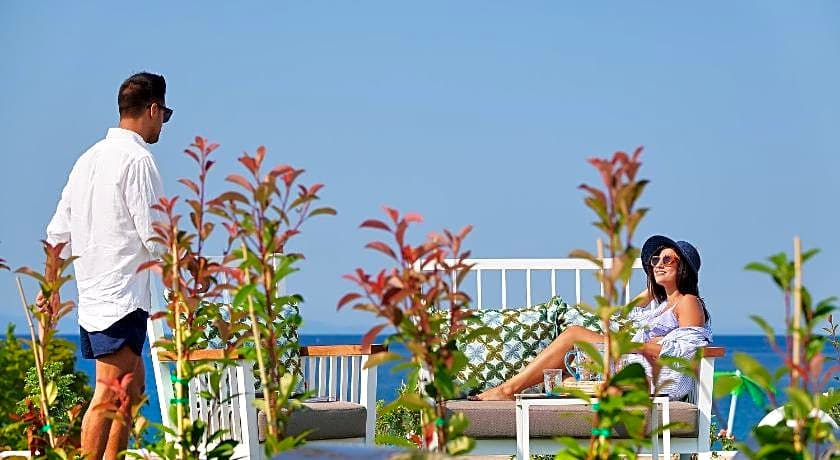 Alexandra Elegance Bridging Generations