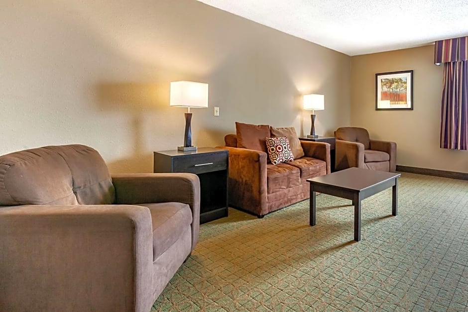 Quality Inn & Suites Escanaba North