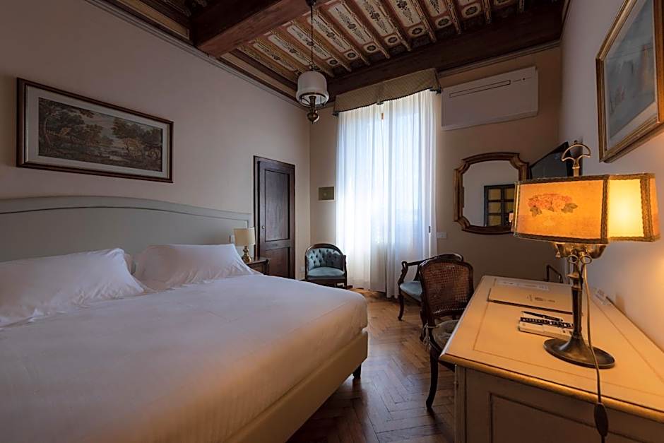 Villa Scacciapensieri Boutique Hotel