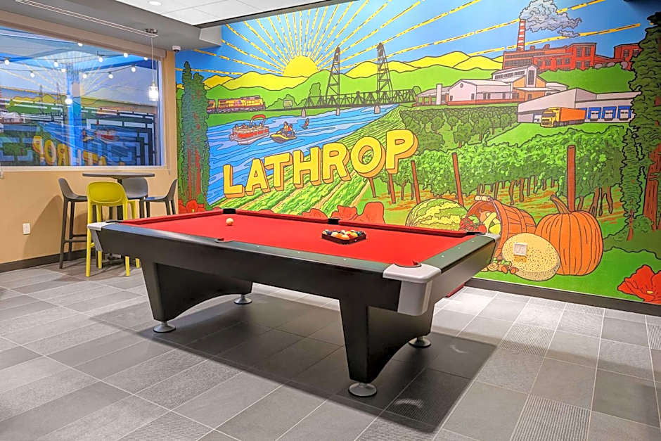 Tru By Hilton Lathrop, CA