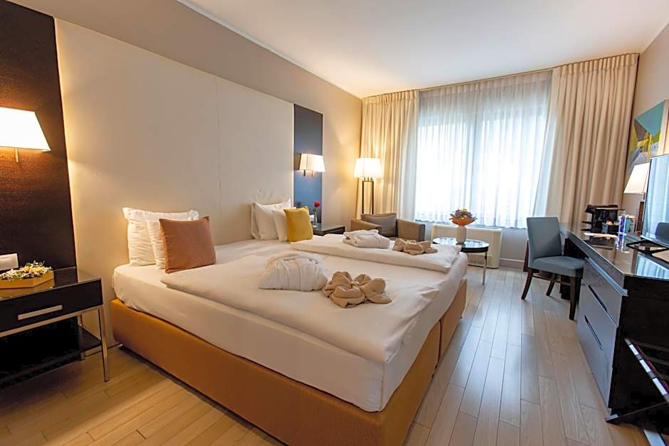Lion'S Garden Hotel