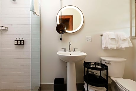 1 King 1 Bedroom Suite