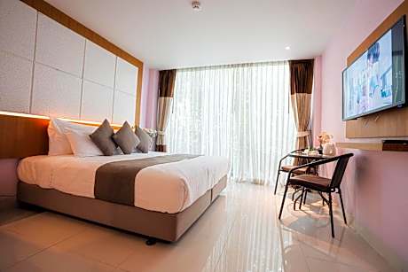 Superior Twin Room with City View