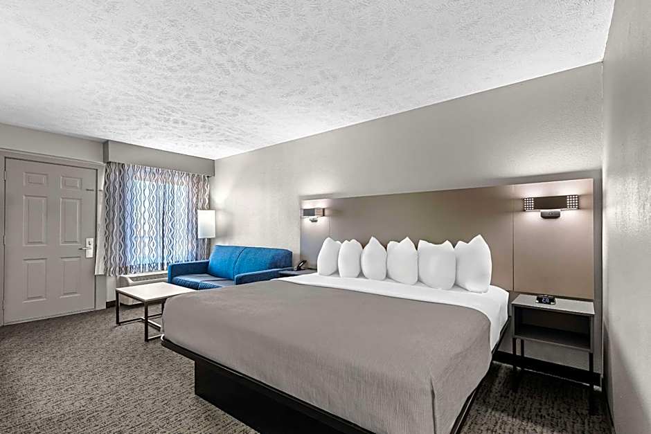 Quality Inn & Suites At Dollywood Lane