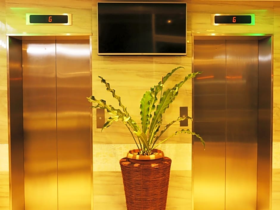 Green Banana Business Hotel