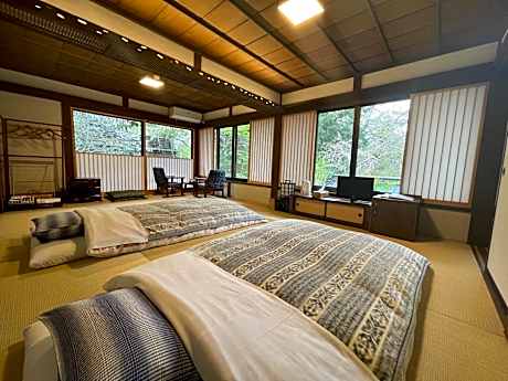 Japanese-Style Executive Room with Gate View & Toilet