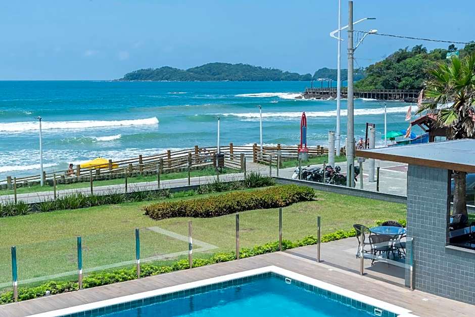 A13 - APARTAMENTO BEIRA MAR NA PRAIA DE BOMBAS 02 SUÍTES