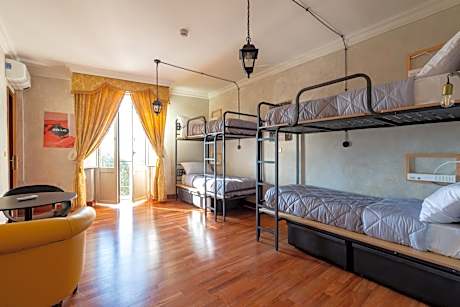 Bed in 4-Bed Mixed Dormitory Room
