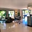 Moonshine Hotel & Suites