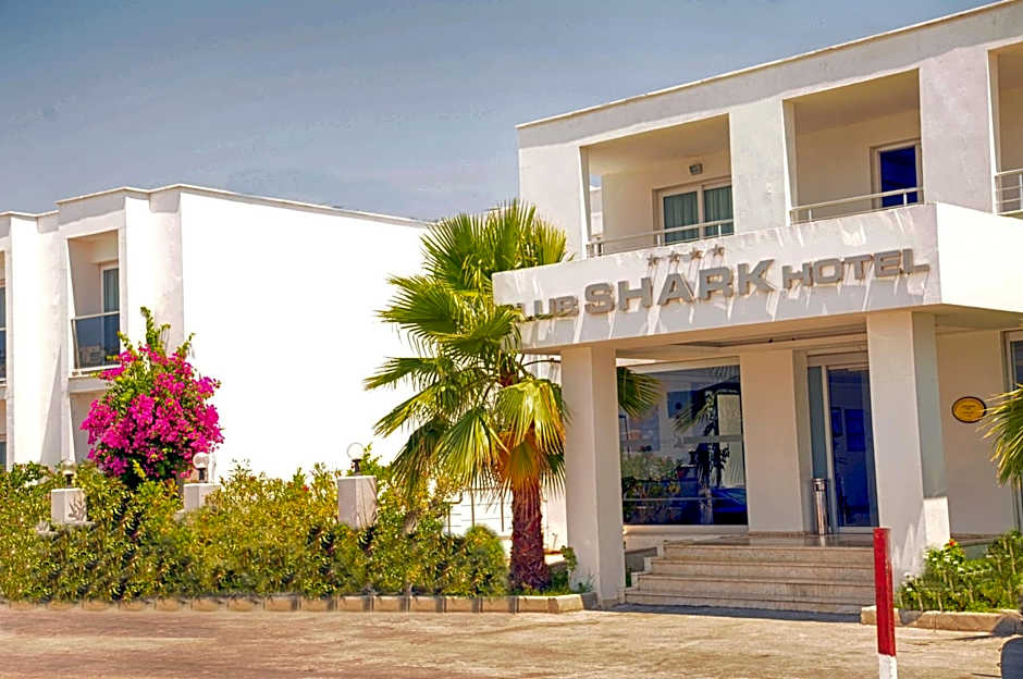 Club Shark Hotel