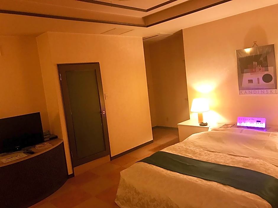 Hotel Tiffany (Adult Only)