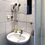 Fry House Hostel - 15min to Dworzec Zachodni, 5min to Klub Progresja