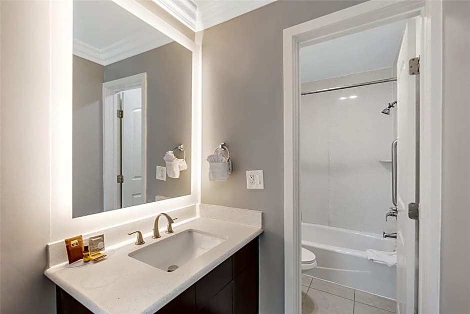Best Western Plus LA Mid-Town Hotel
