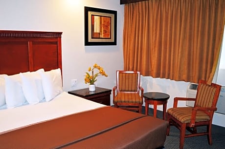 Standard Queen Room