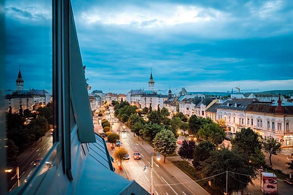 Plaza V Executive Hotel