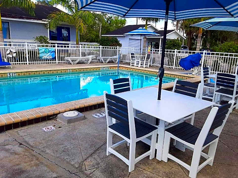 The Rivers Edge Motel