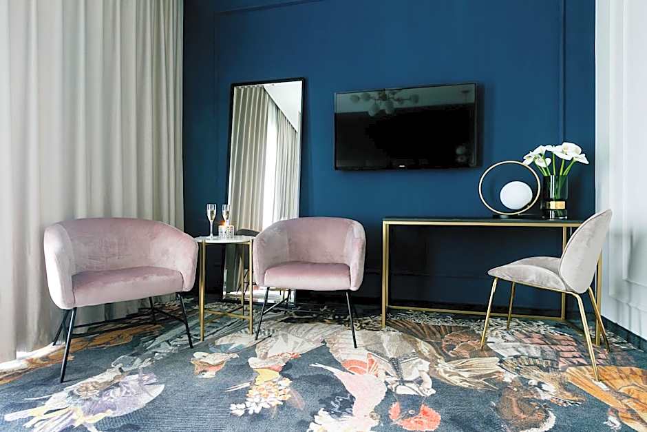 Queen Boutique Hotel