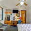 Love Hotels Silver Street by OYO at Hurley WI