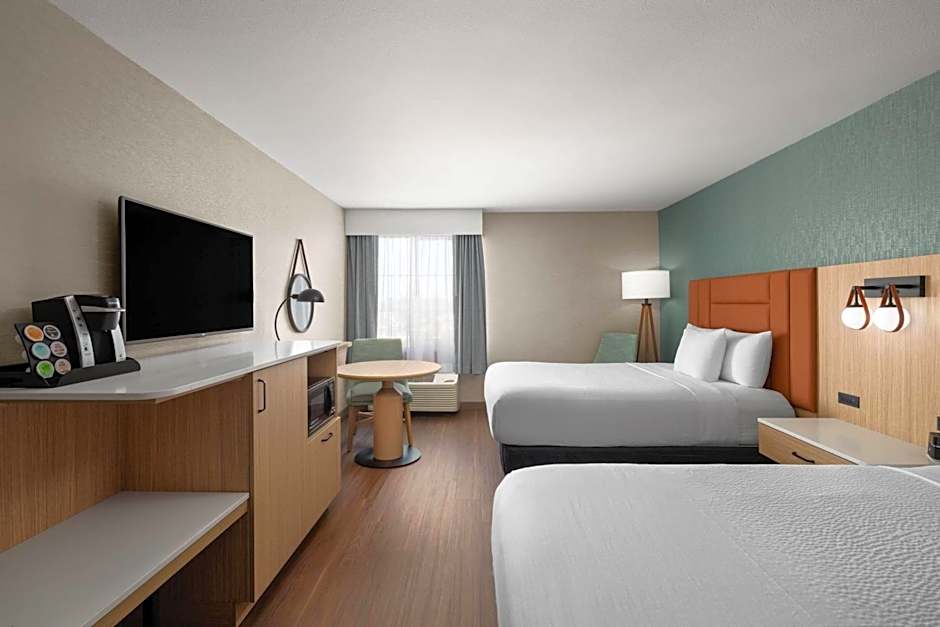 Photo 1 of 2 of Deluxe 2 Queen Beds
