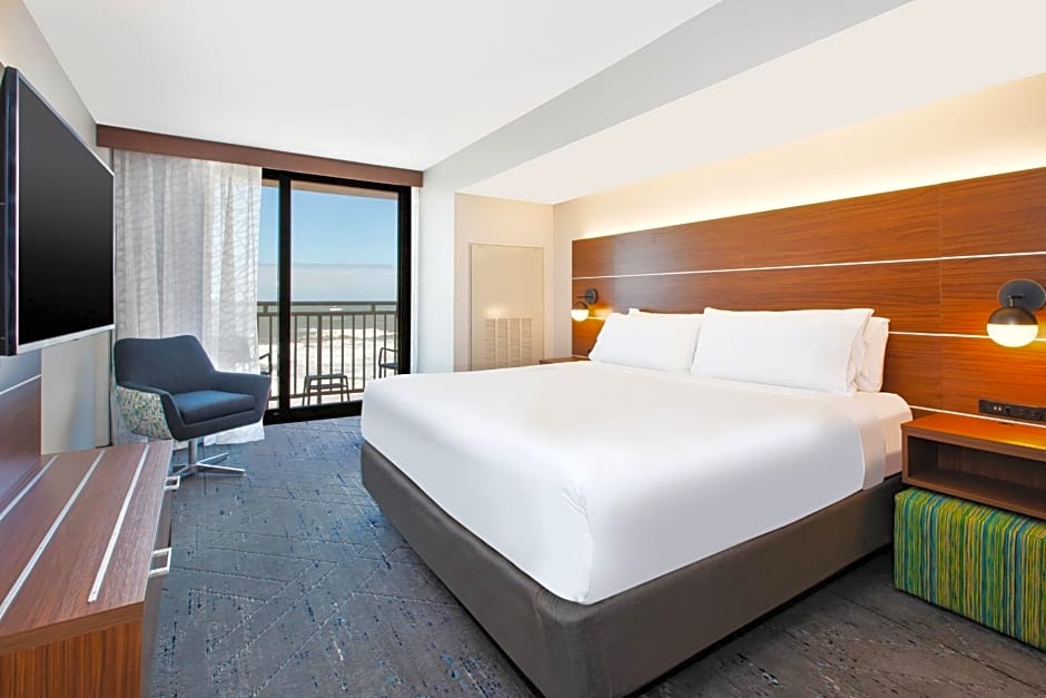 Holiday Inn Express & Suites VA Beach Oceanfront, an IHG Hotel