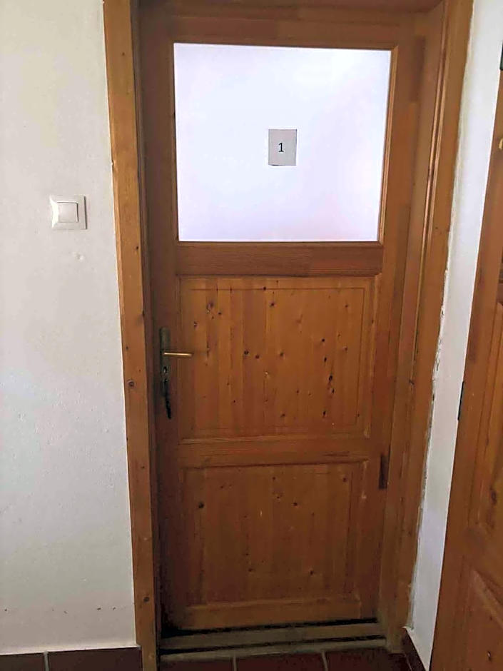 Hollóköves Vendégházak