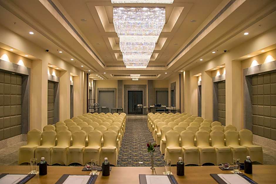 Efcee Sarovar Premiere