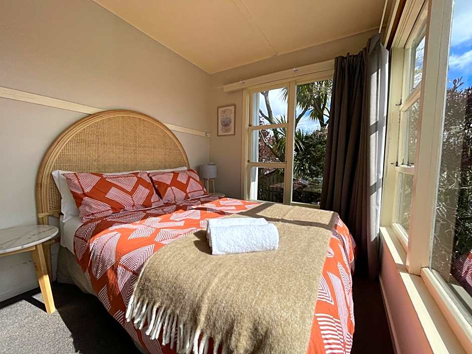 Te Anau Lakefront Backpackers