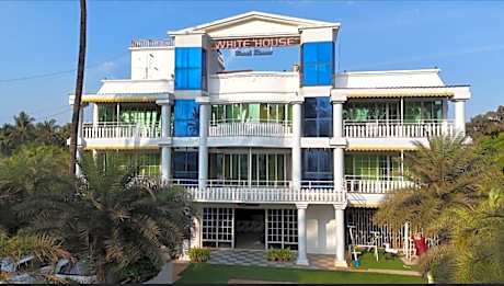 WHITEHOUSE BEACH RESORT