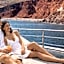 Sun Rocks Boutique Hotel - Caldera View Suites & Sunset Dining Experience