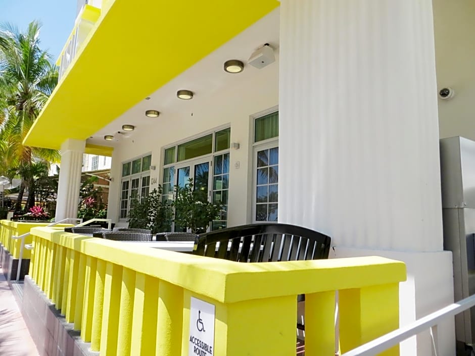 Leslie Hotel Ocean Drive