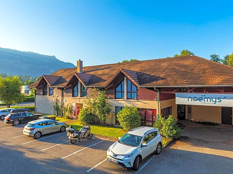 Mona Lisa Le Clos Du Lac