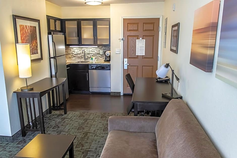 Staybridge Suites Minot