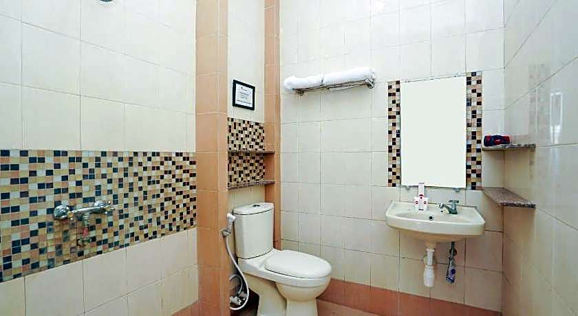 Super OYO 2075 Graha Marina