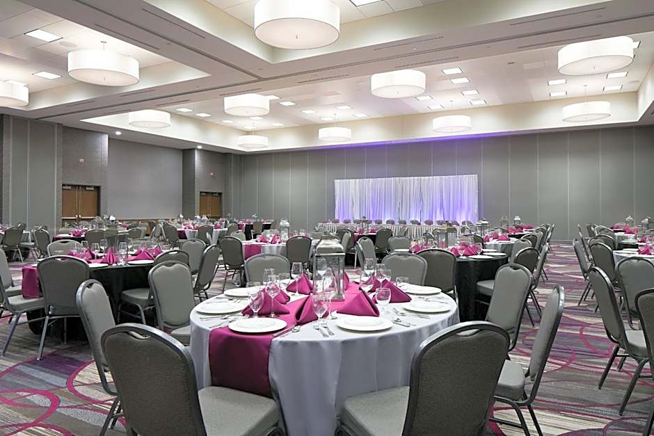 Courtyard by Marriott Omaha Bellevue at Beardmore Event Center