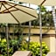 Sea Cliff Court Hotel & Luxury Apartments