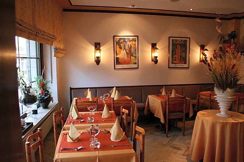 Le Pavillon – Echternach, MO